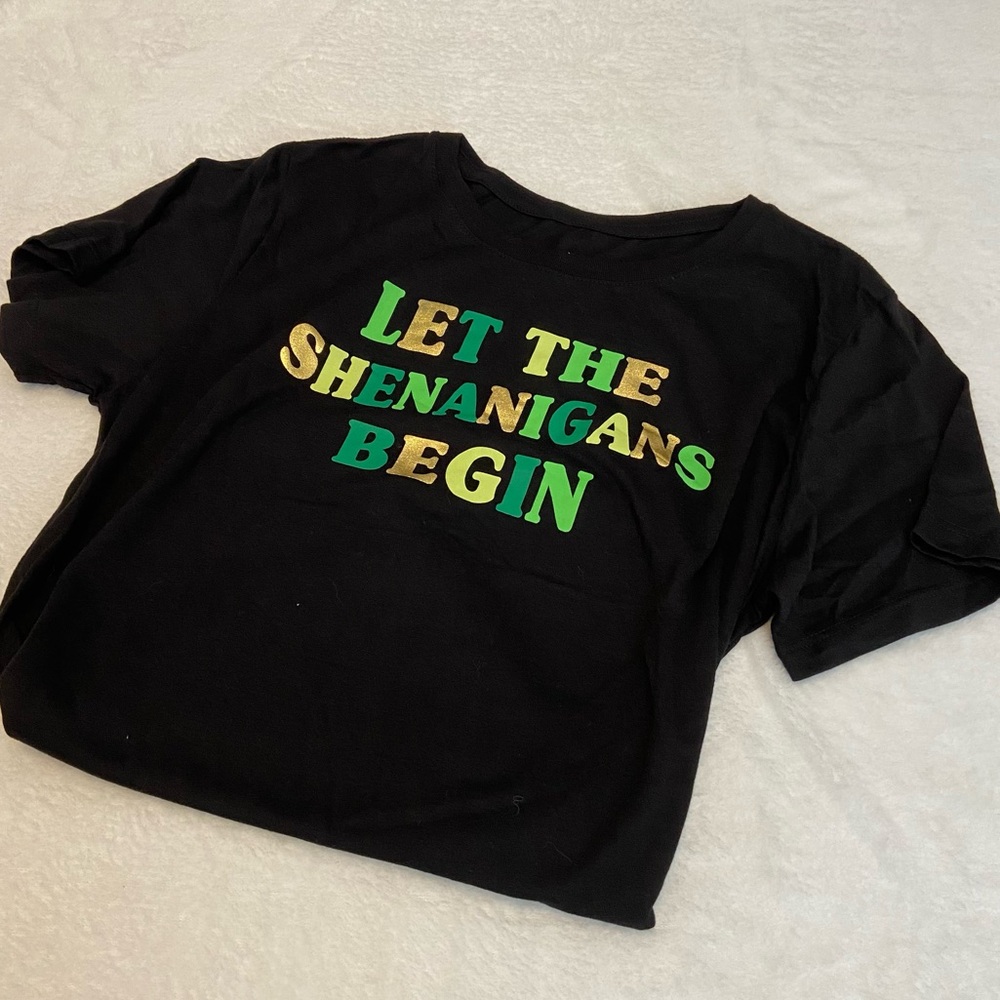 St. Patrick’s Day Women’s T-Shirt Patty’s Day Graphic Tee Size Large